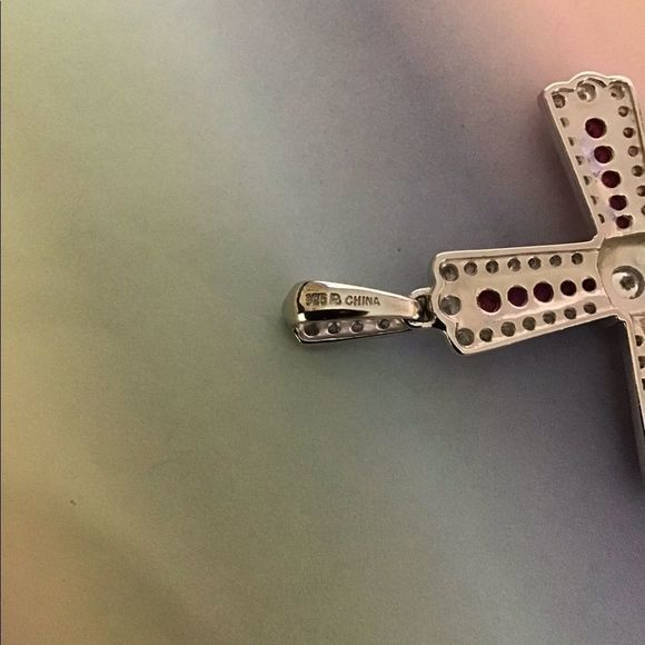 925 Sterling Silver Cross - Picture 4 of 6